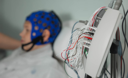 Электроэнцефалография (ЭЭГ) головного мозга во сне